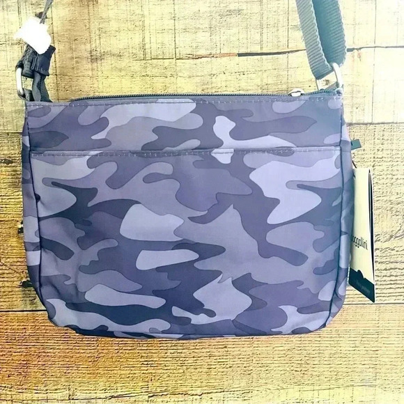 NWT Camouflage Baggallini Joey Bagg Crossbody - Picture 4 of 11